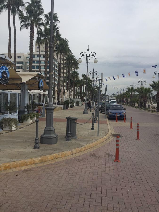 Nautilus Tourist Apartments Larnaca Exteriör bild