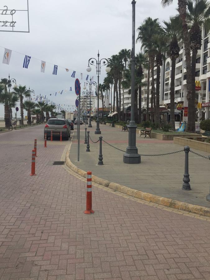 Nautilus Tourist Apartments Larnaca Exteriör bild