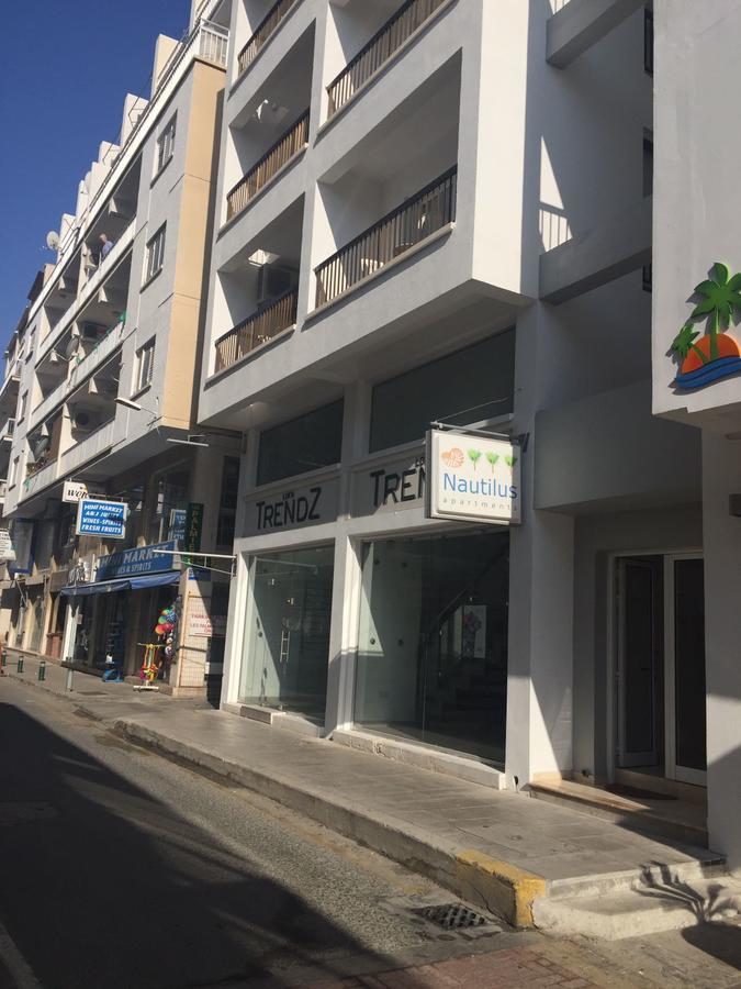Nautilus Tourist Apartments Larnaca Exteriör bild